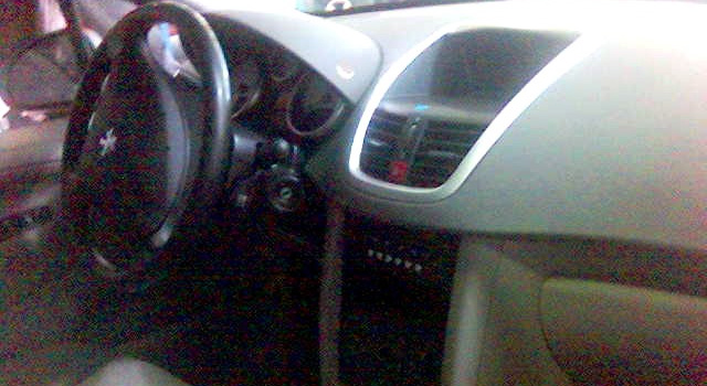 L'intérieur de la Peugeot 207 !